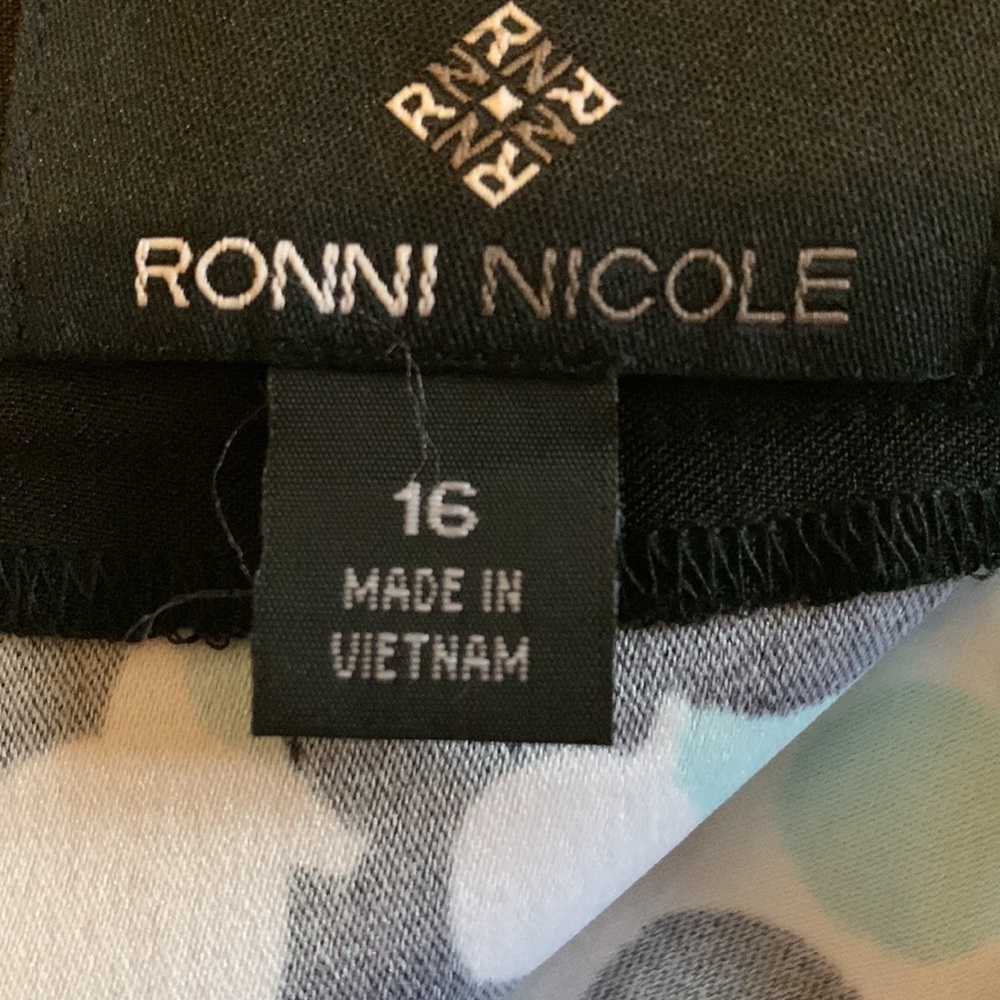 COPY - Ronnie Nicole Shift Dress - Picture 7 of 8